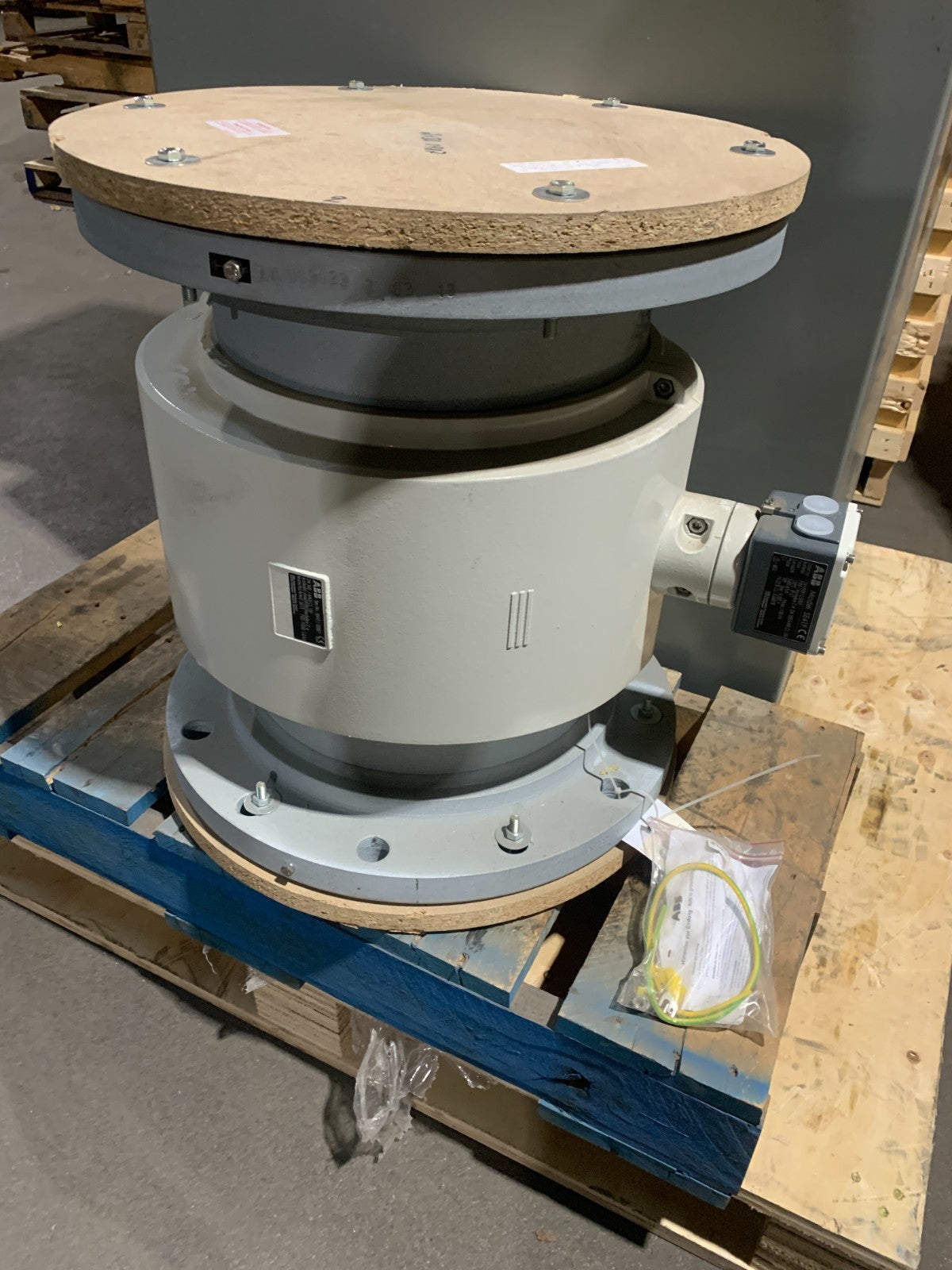 Abb SE41F Magnetic Flow Meter w/ Fisher 12" Mag Pipe 72-50-003344