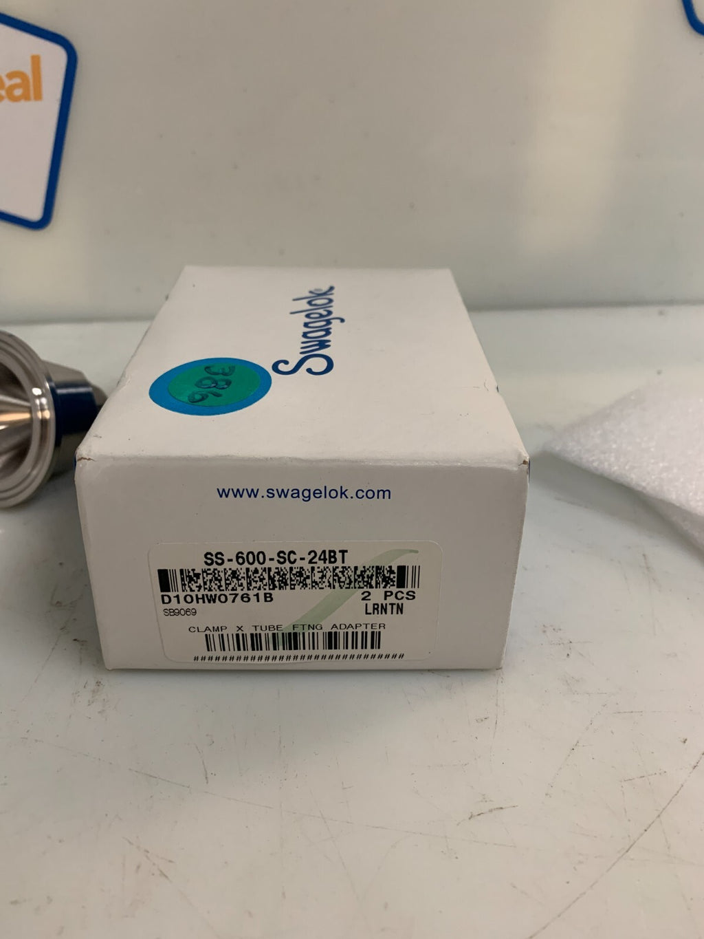 Swagelok Clamp X Tube FTNG Adapter SS-600-SC-24BT 2 pcs