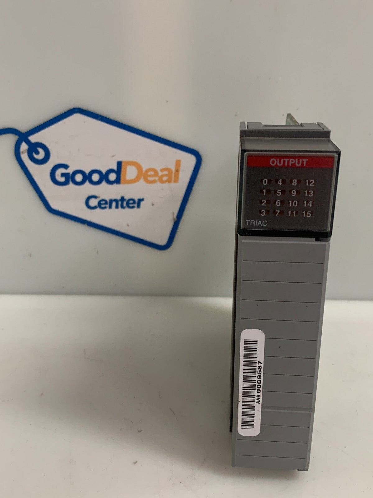 ALLEN BRADLEY SLC 500 OUTPUT MODULE 1746-OA16 SER D0