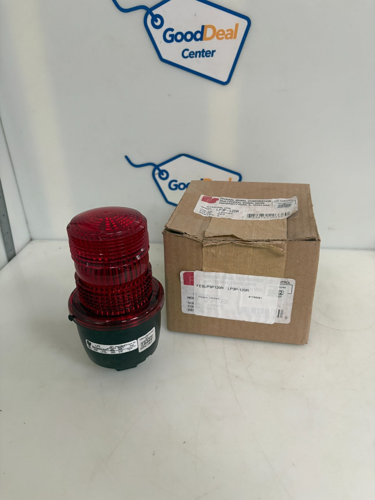 FEDERAL SIGNAL CORP. 120 VAC RED SIGNAL LIGHT LP3P-120R0