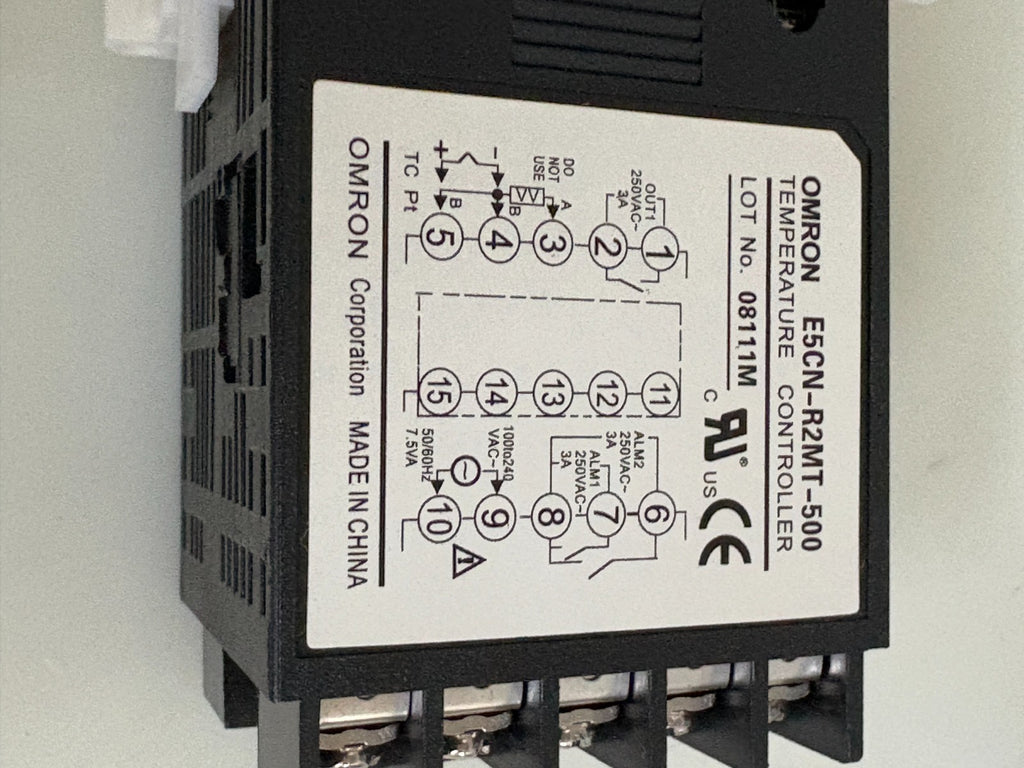 OMRON TEMPERATURE CONTROLLER E5CN-R2MT-500