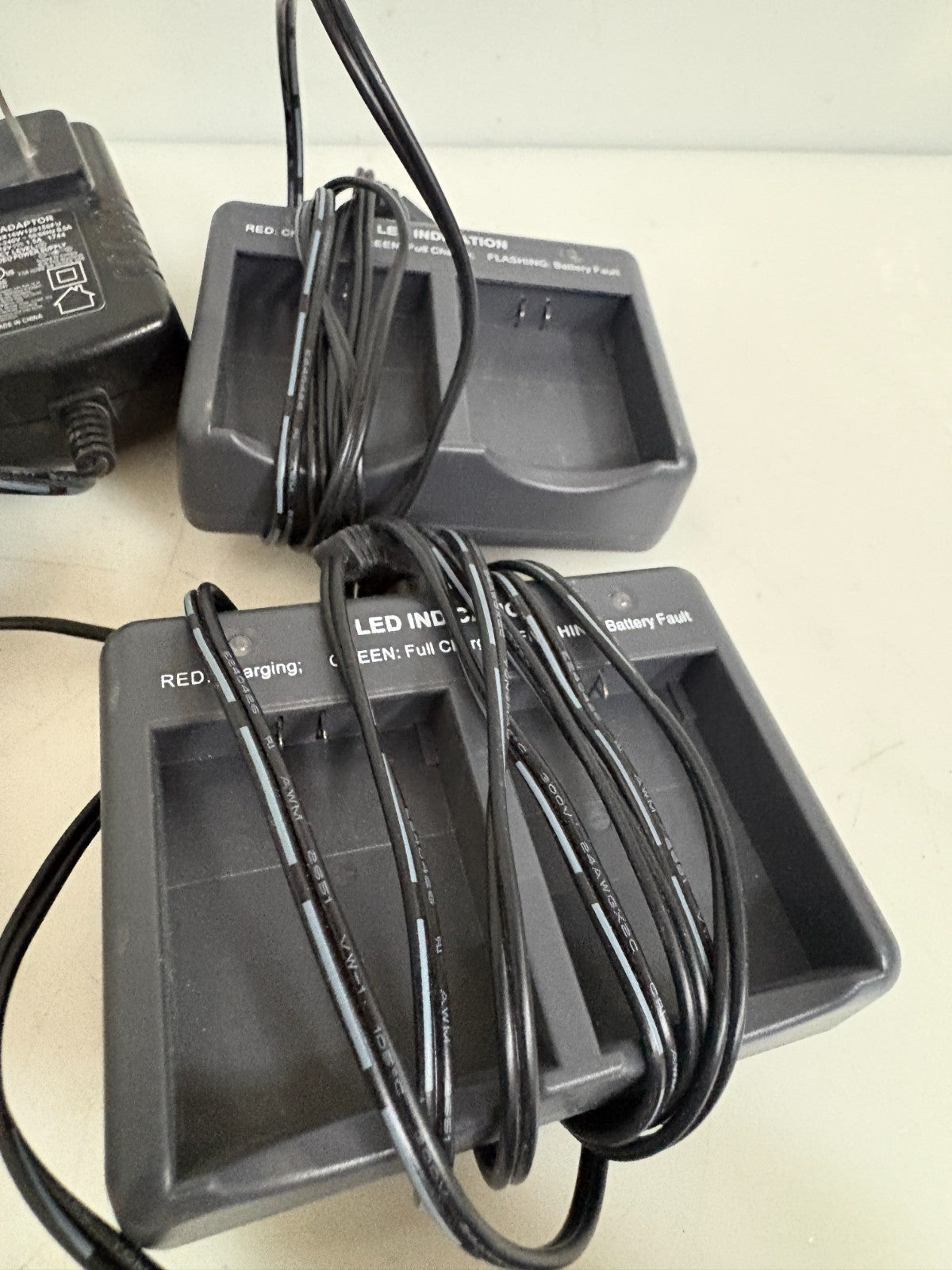 EARTEC/PORTA PHONE MIX LOT 1X8 BAY CHARGER CH-LX8E 2X 2 BAY CHARGER  CH-LX2E2