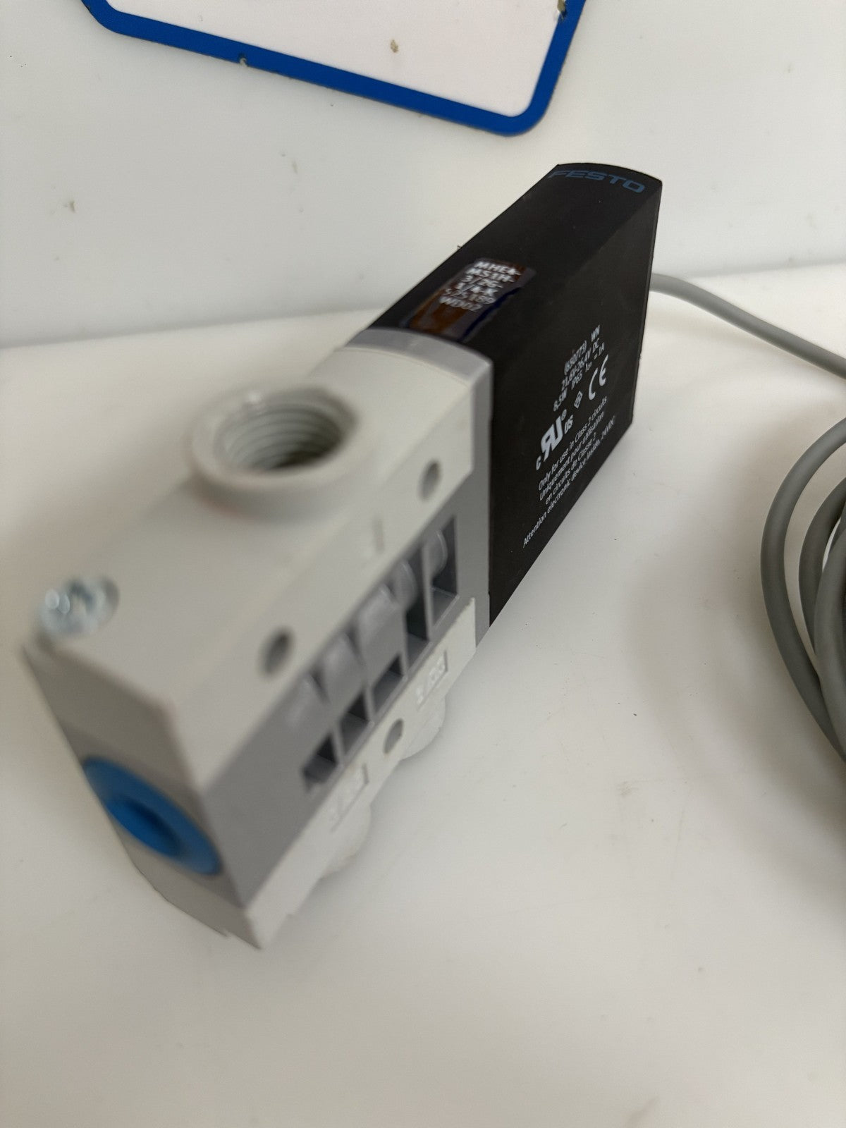 FESTO SOLENOID VALVE MHE4-MS1H-3/26-1/4-K #525189