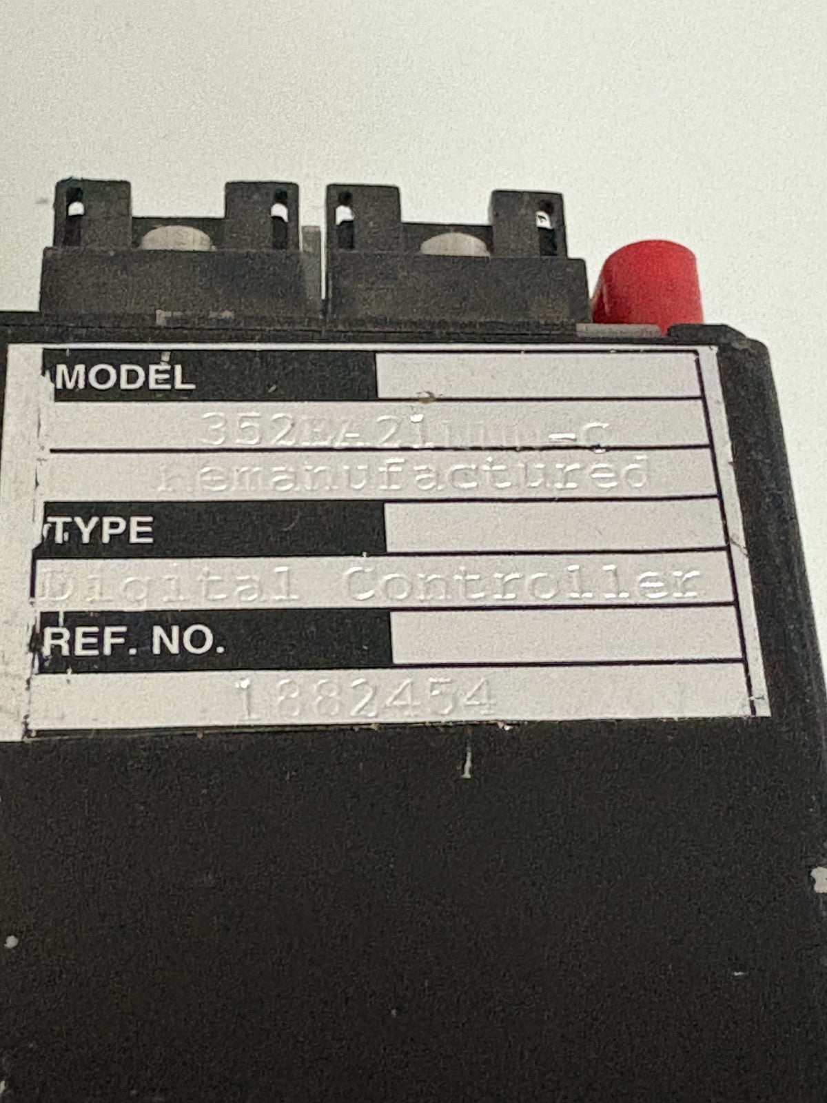 MOORE DIGITAL CONTROLLER #352EA21NNN-C