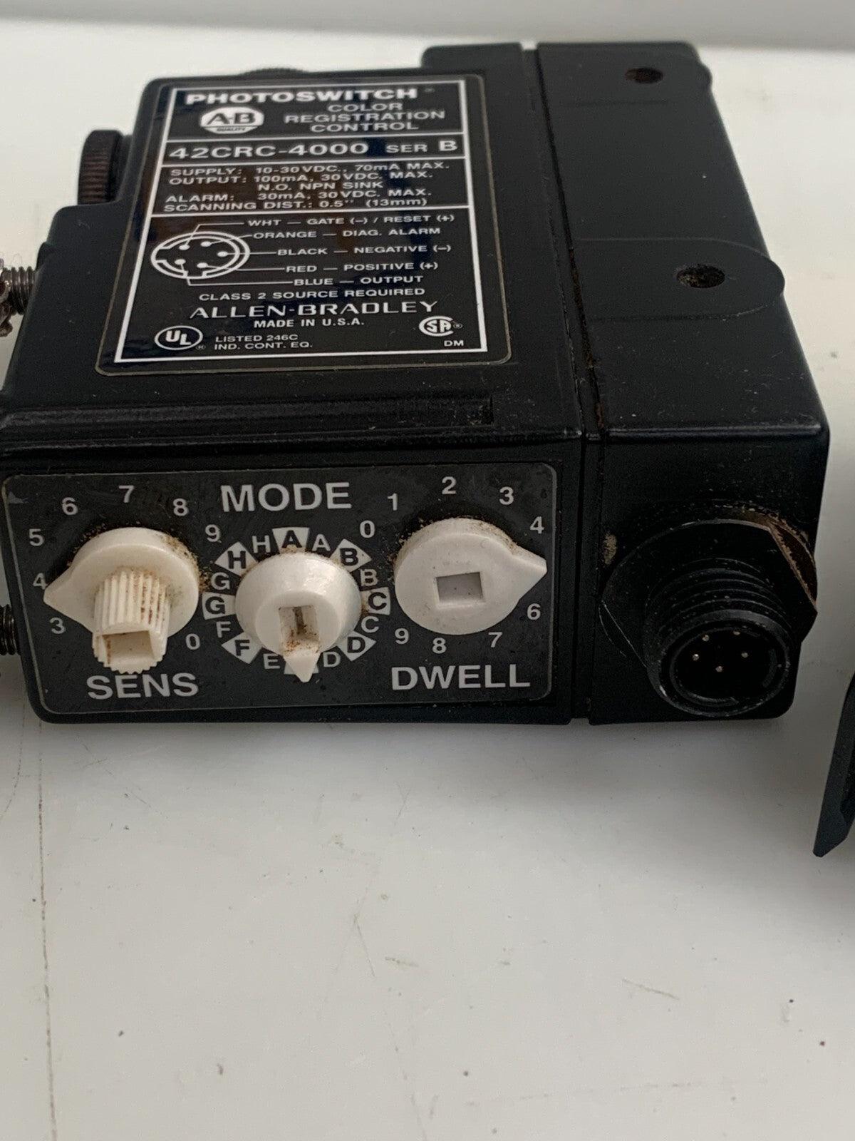 ALLEN BRADLEY 42CRC-4000 SERIES B SENSOR PHOTOSWTICH3