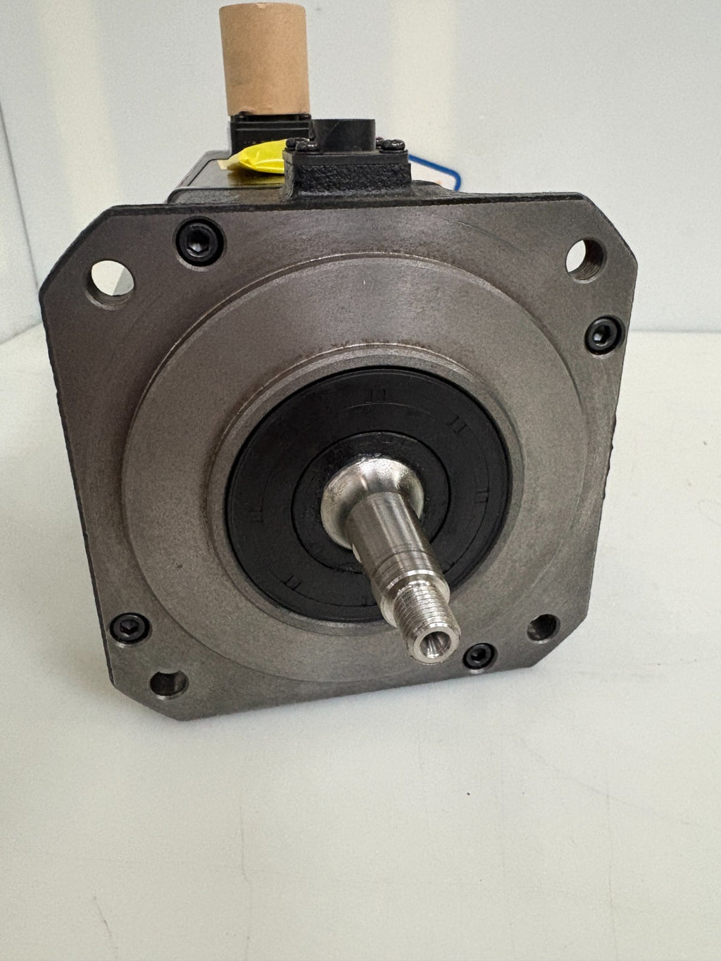 GE FANUC SERVO MOTOR A06B-0227-B301