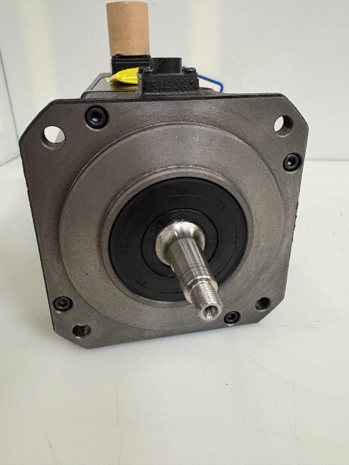 GE FANUC SERVO MOTOR A06B-0227-B301