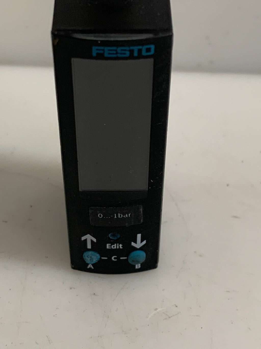 FESTO PRESSURE SENSOR 539679 B272 SDE3-V1D-B-WQ4-2P-M8 W/MURR CONNECTOR