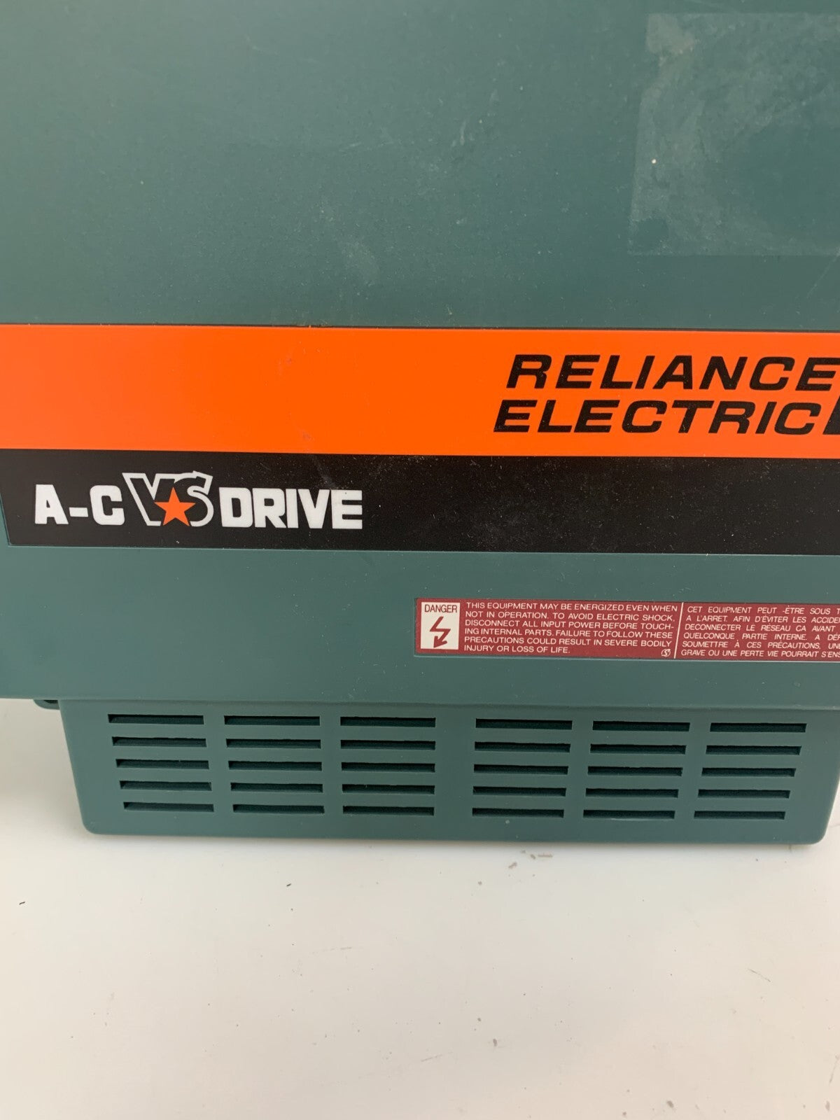 Reliance Electric GP2000 2GC51005 AC Drive1