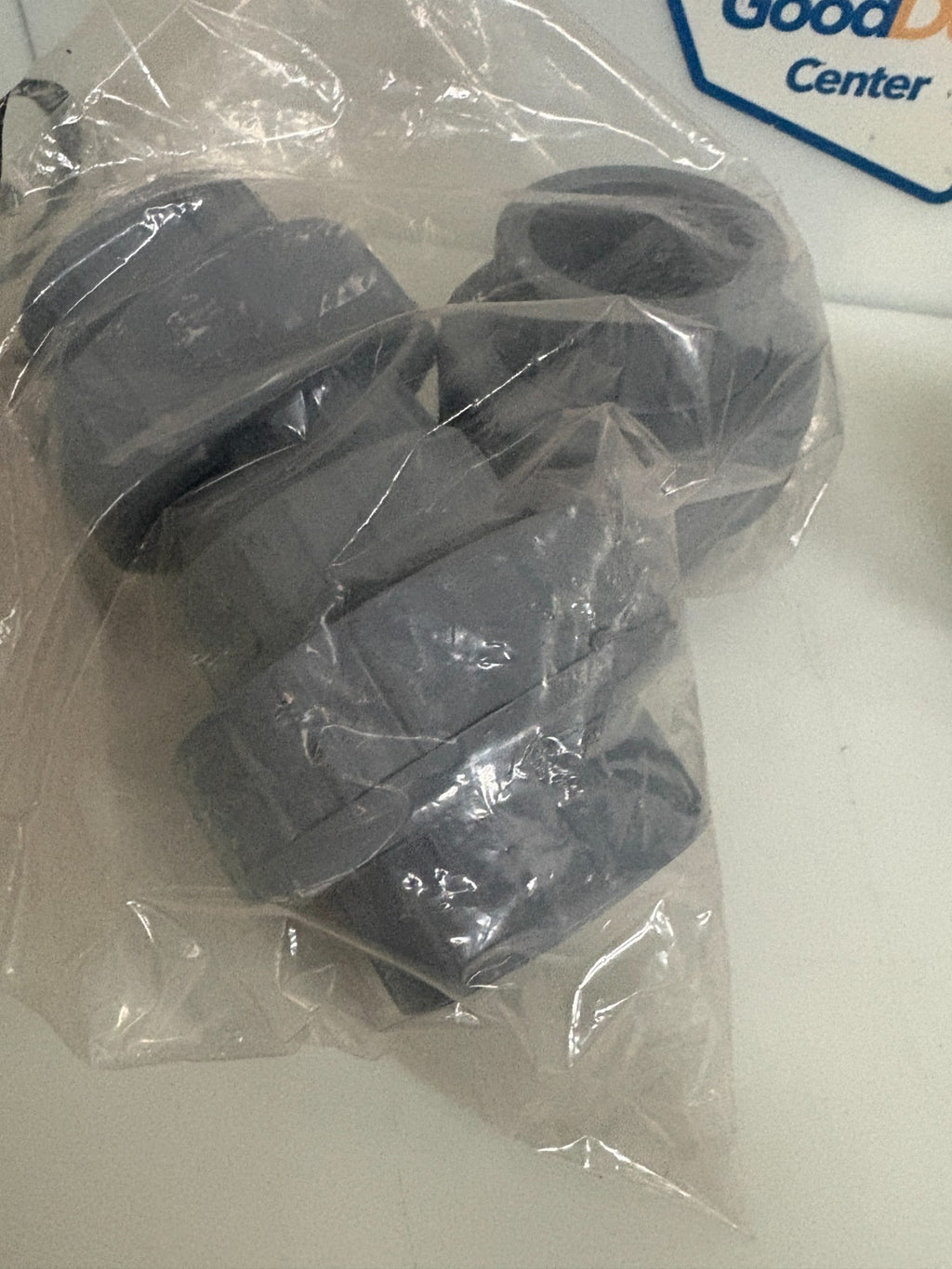 LOT OF 4 IPEX 1 1/2 CPVC SCH-80 UNION SOCXSOC W/VITON 0595243
