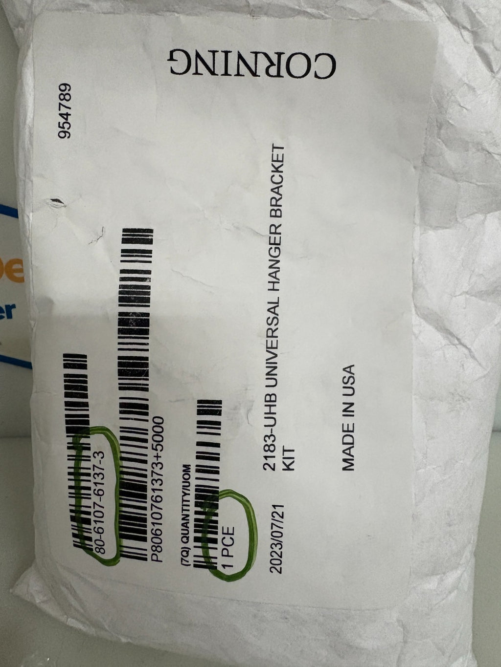 LOT OF 2  3M CORNING UNIVERSAL HANGER BRACKET 80-6107-6137-32