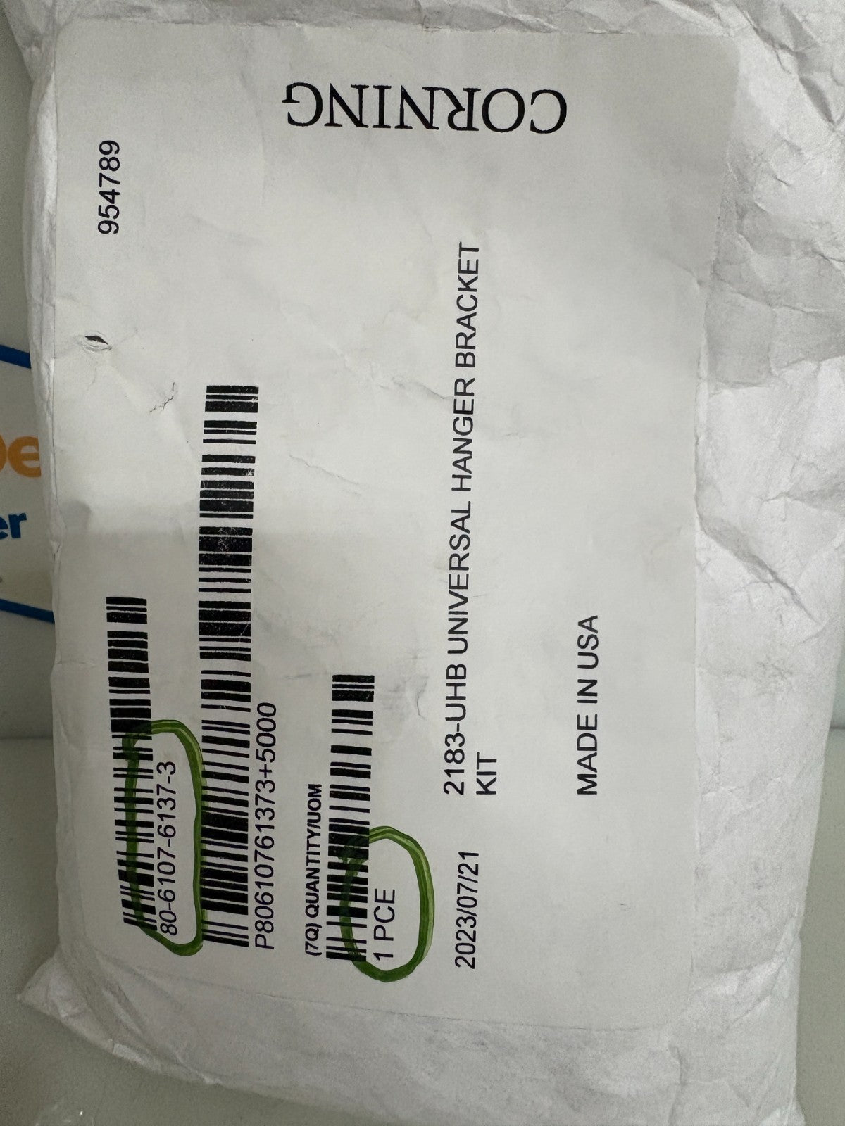 LOT OF 2  3M CORNING UNIVERSAL HANGER BRACKET 80-6107-6137-32