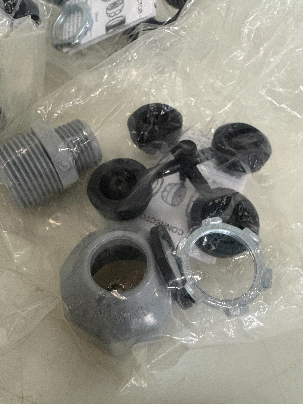 LOT OF 6 IPEX STRAIN RELIEF CONNECTOR SRC15A1