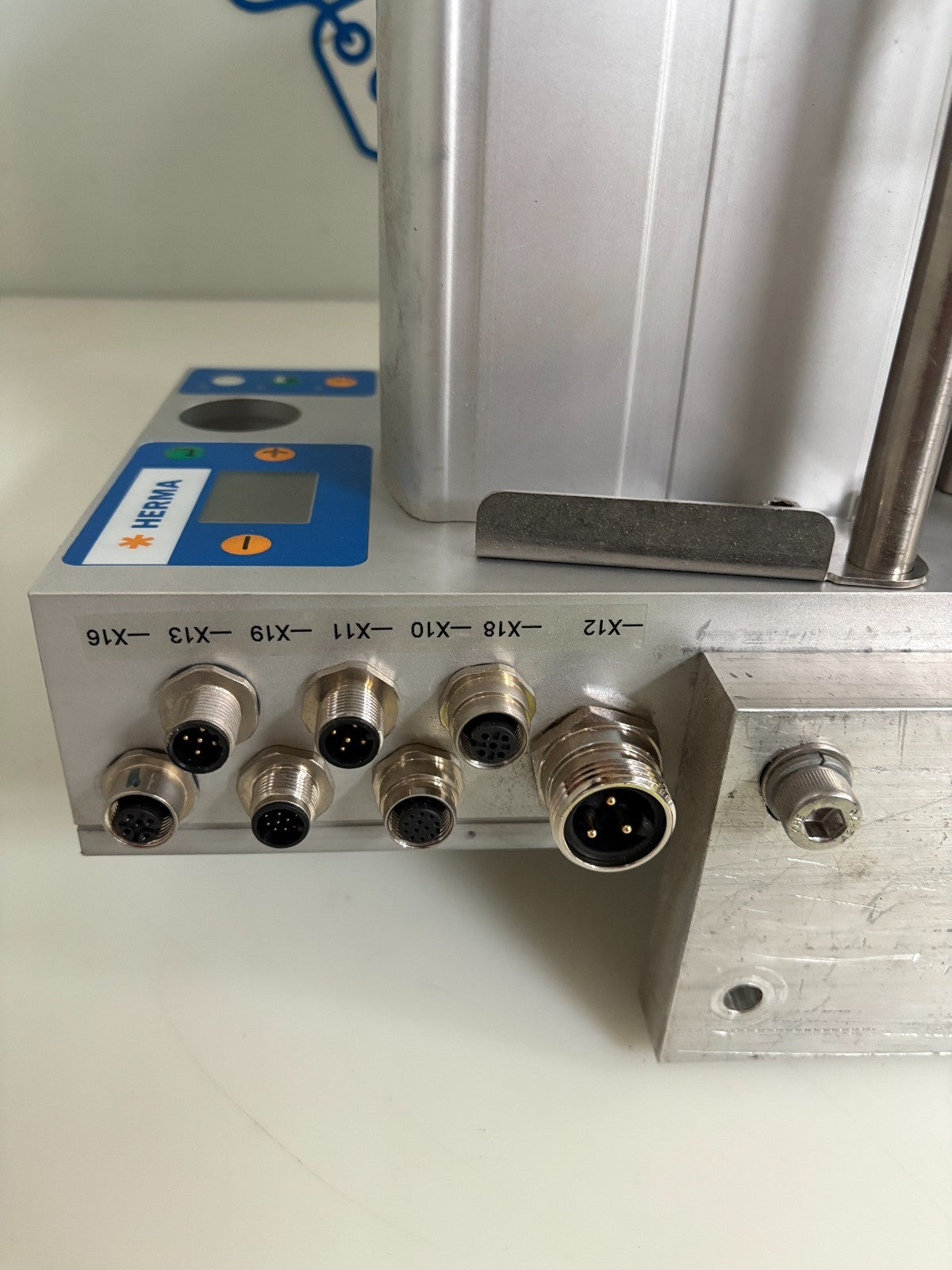 HERMA SEMI AUTOMATIC WRAP LABELLER H400 24L CONTROL HEAD
