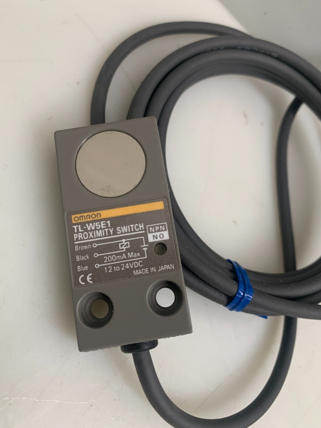 Omron TL-W5E1 Proximity Switch 12 to 24v