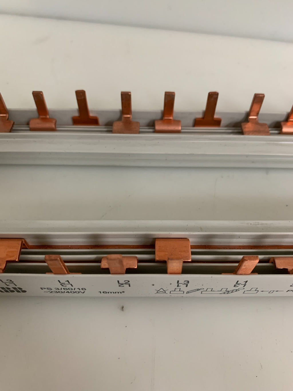 LOT OF 2 ABB BUSBAR 32 POLE PS3/60/16