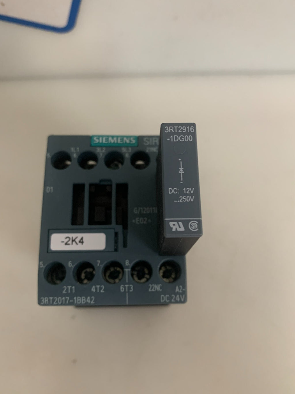 SIEMENS SIRIUS CONTACTOR 3RT2017-1BB42 W/3RT2916-1D600