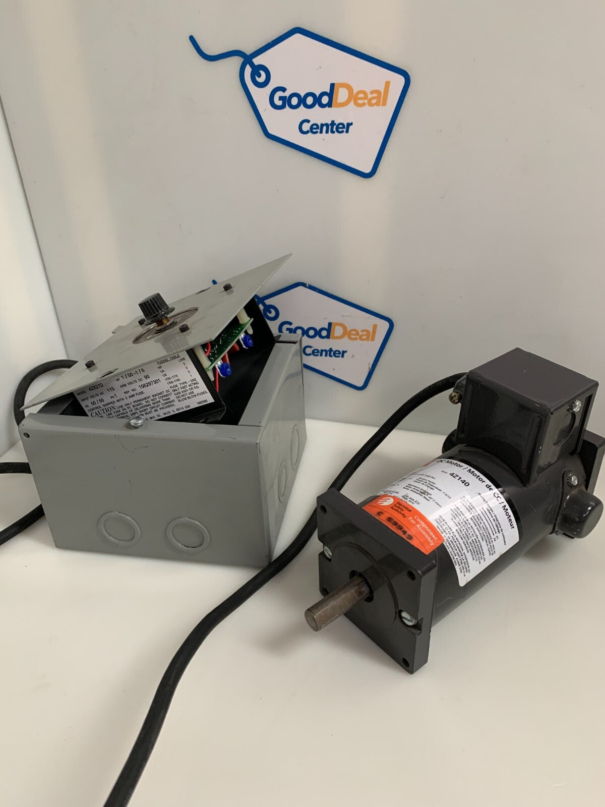 DAYTON DC MOTOR 4Z140 1/8HP W/DAYTON SPEED CONTROL BOX 4Z827D