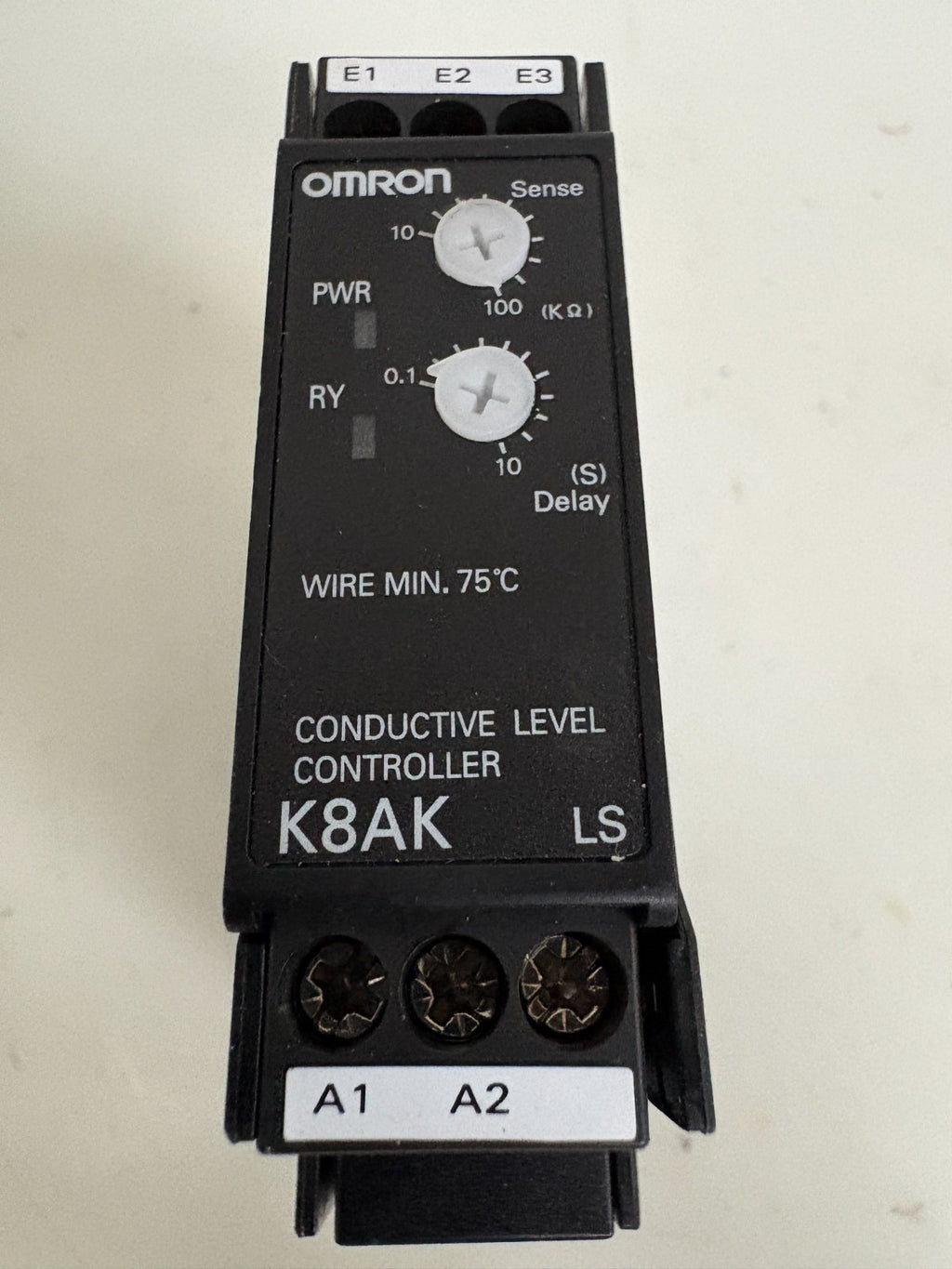 OMRON CONDUCTIVE LEVEL CONTROLLER K8AK-LS1 100-240VAC