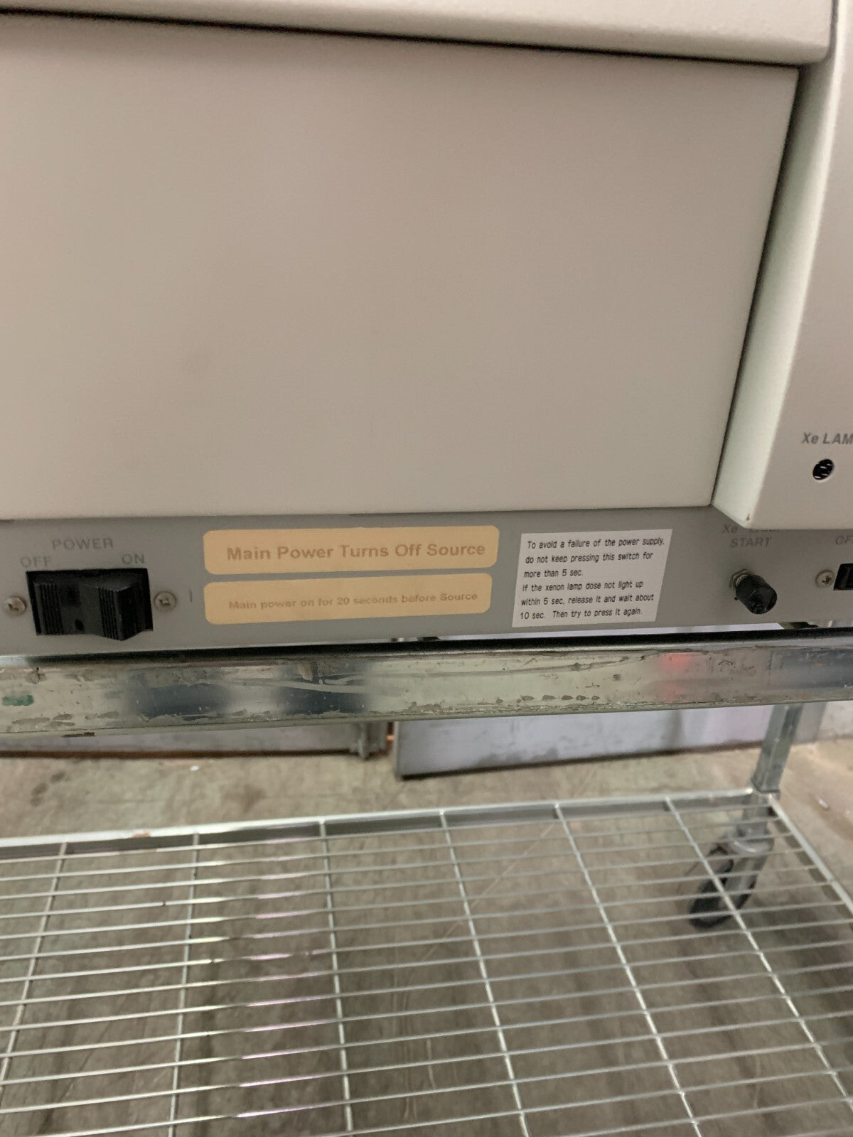 HITACHI FLUORESCENCE SPECTROPHOTOMETER F-45008