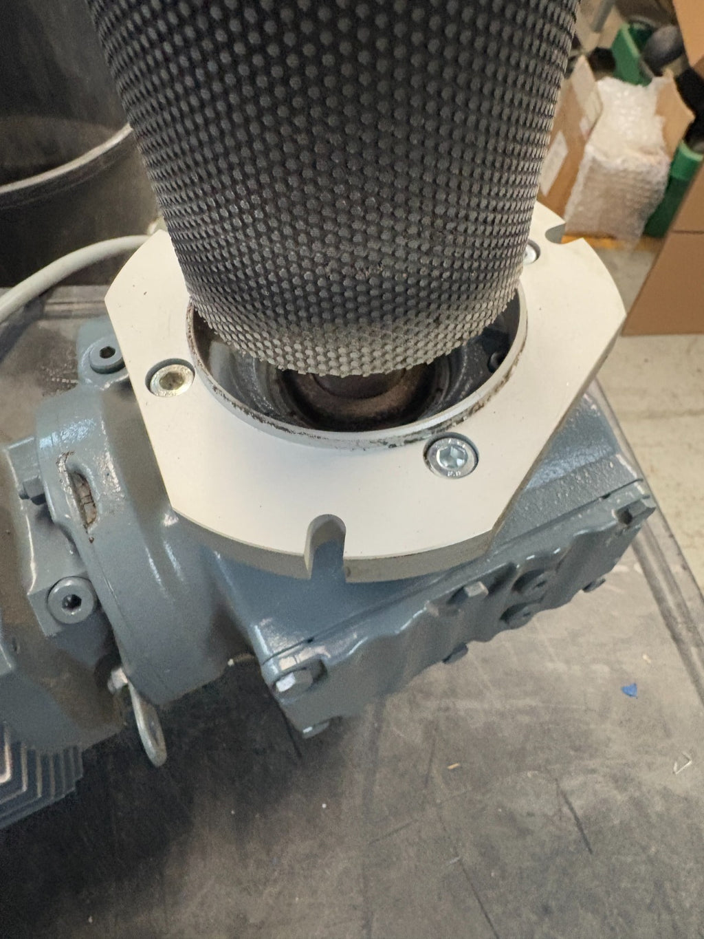 SEW EURODRIVE CONVEYOR MOTOR 11" SAZ47 DT80K4 W/BAUMER ELECT. ENCODER BHF