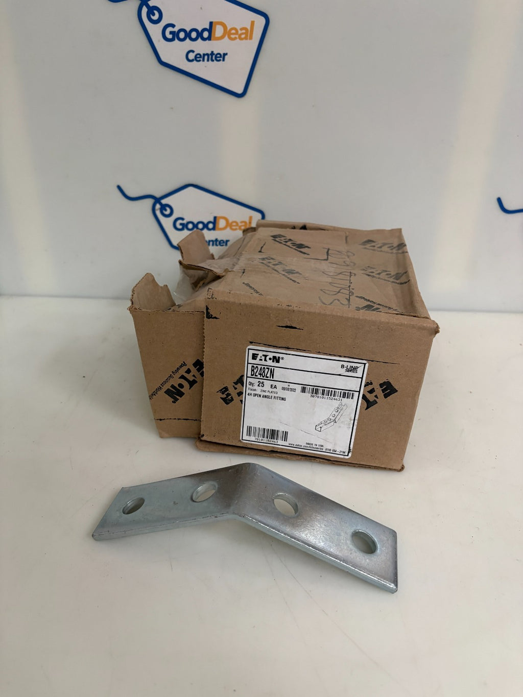 EATON 4H OPEN ANGLE FITTING B248ZN 25 IN BOX0