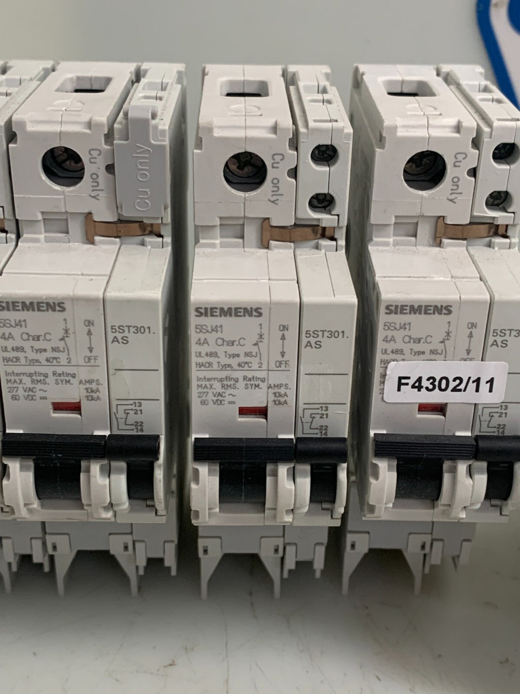 SIEMENS 5SJ41 Circuit Breakers (Lot of 11)  w/ 10Auxiliary Circuit Switch3