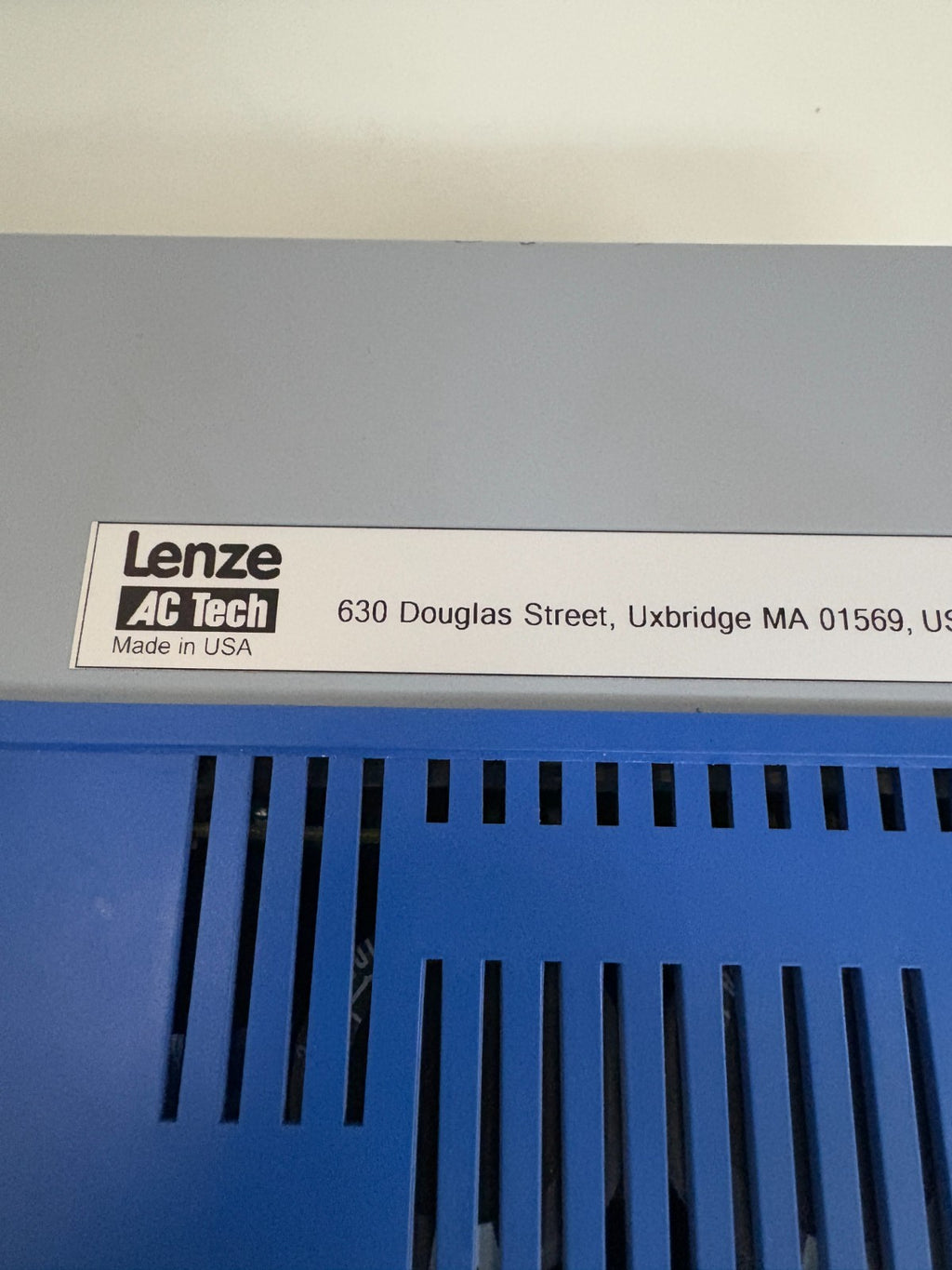 LENZE ACTECH SMVECTOR MOTOR DRIVE ESY402N04TXB2