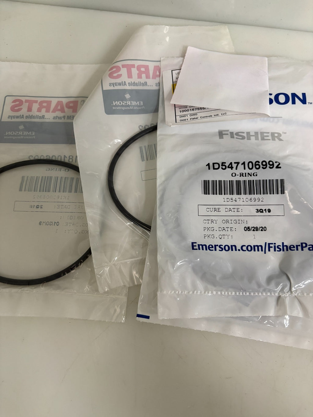FISHER EMERSON MIX LOT OF ORING  4X1D547106992  2X1H2921065622
