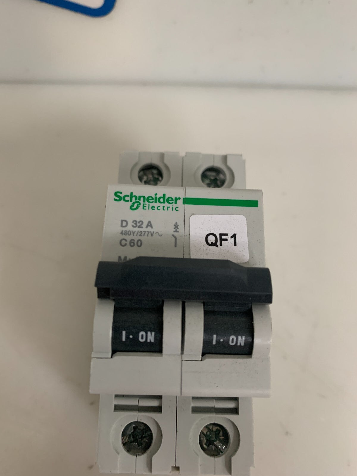 SCHNEIDER ELECTRIC D 32 A C80 MULTI 9 3 POLE CIRCUIT BREAKER