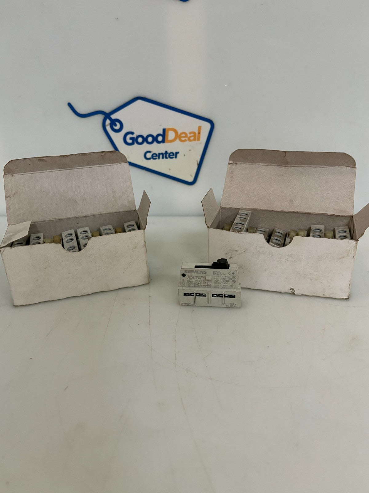 LOT OF 21 SIEMENS AUXILIARY CONTACT BLOC 3RV1901-1E0