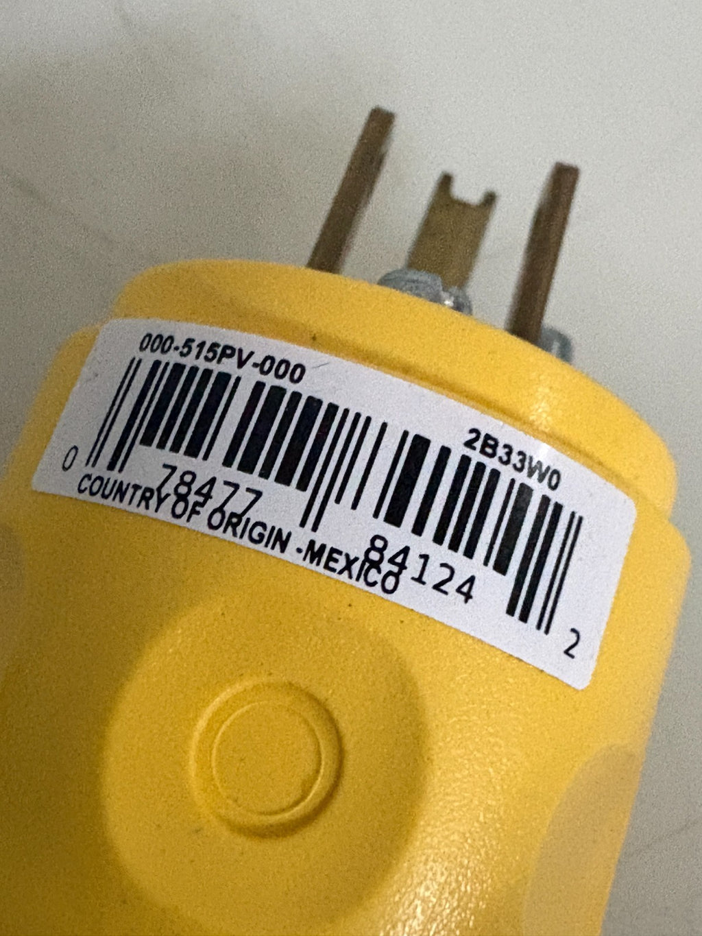 BOX OF 10 LEVITON 2 POLE 3 WIRE ROUND PLUG 515 PV2