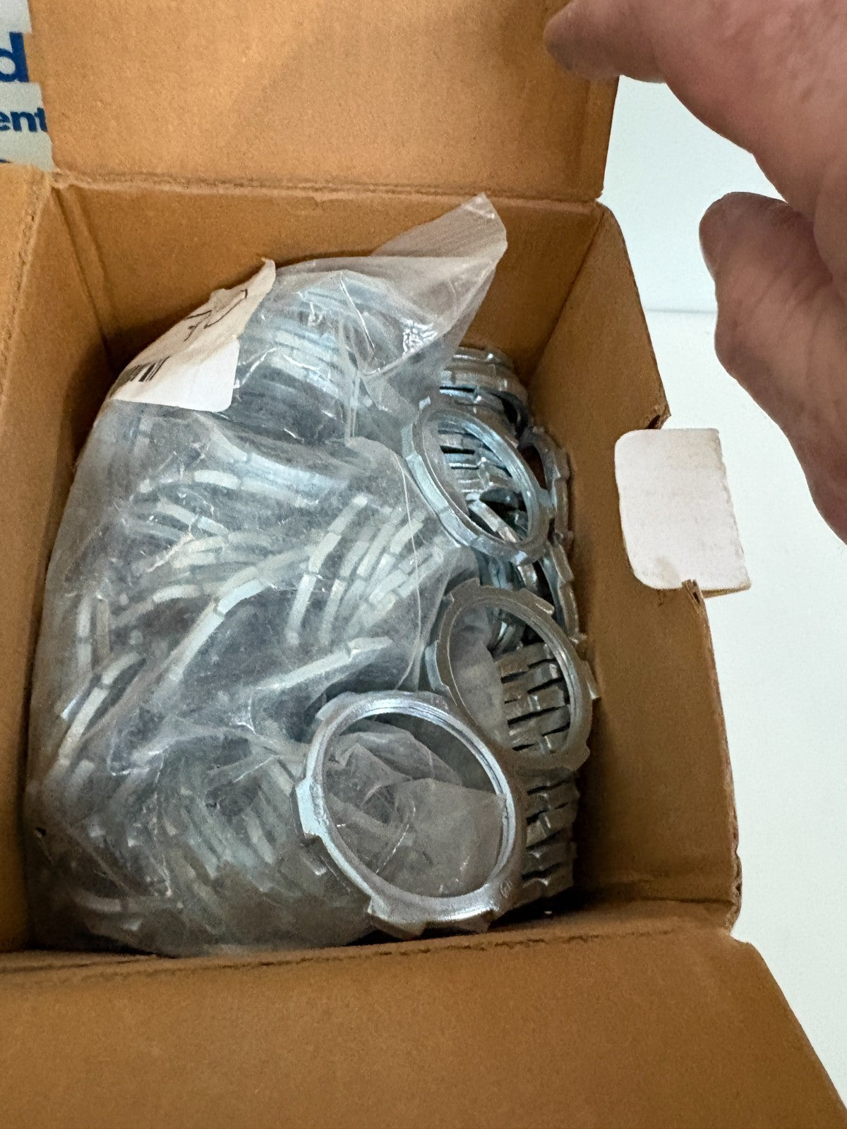 ABB THOMAS & BETTS STEEL 1 1/4" LOCKNUTS 120 IN BOX2