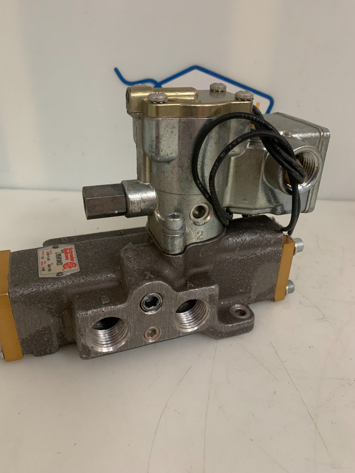 SCHRADER BELLOWS CONTROL VALVE L7054910453