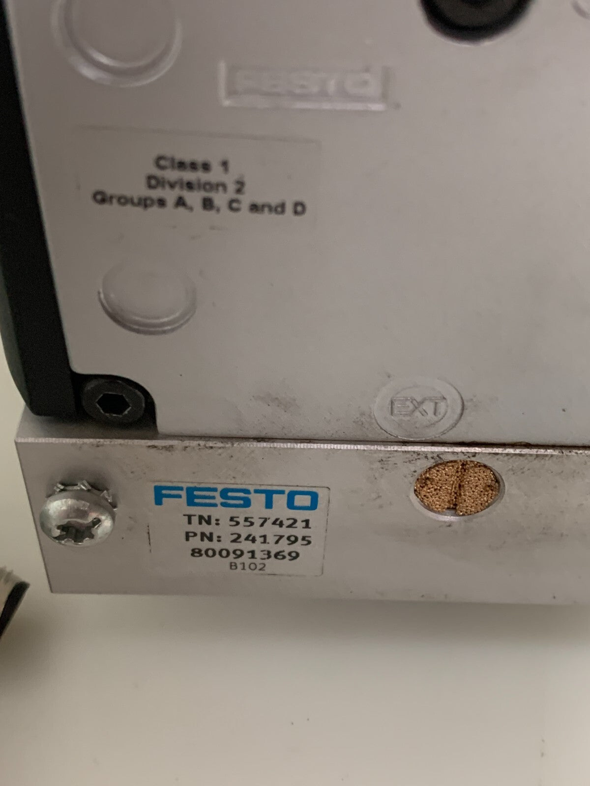 FESTO MANIFOLD PNEMATIC BLOCK 241795 (see description for parts)