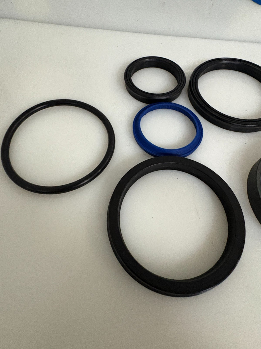 SEAL KIT CYL 3 1/4 FOR CYLINDER A 01-14018