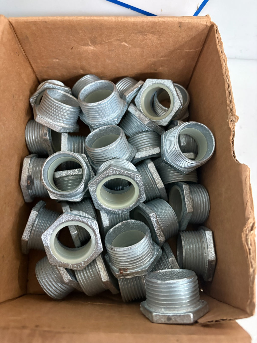 LOT OF 34 0-Z GEDNEY 7-100 CONDUIT NIPPLE 1"