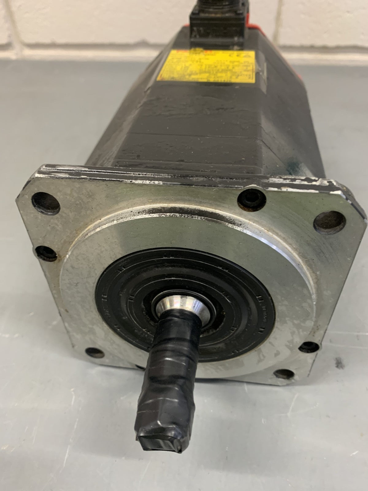 GE FANUC AC SERVOR MOTOR 6/2000 A06B-0127-B0762
