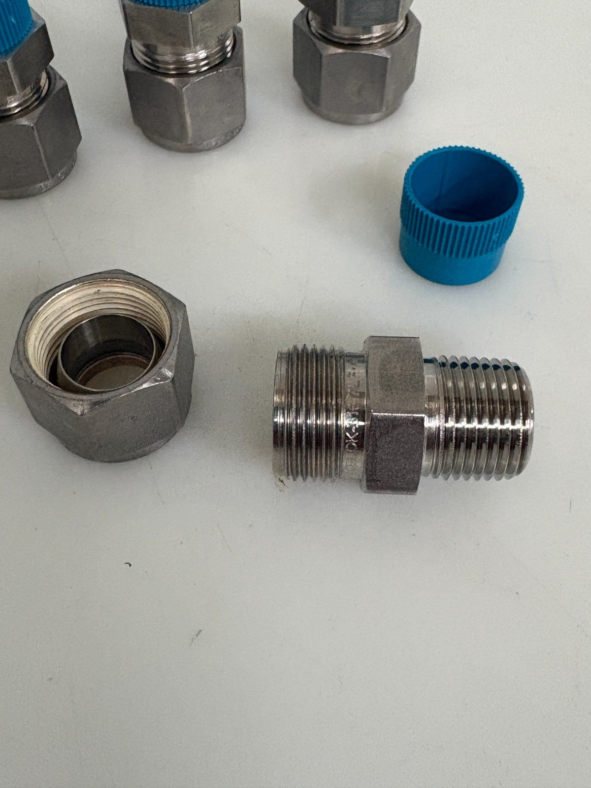 LOT OF 5 SWAGELOK S STEEL TUBE/CONNECTOR 1/2 TUBE 3/8 CON. NPT 316 7LF