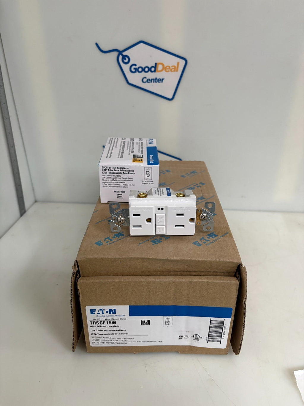 EATON GFCI SELF TEST RECEPTACLE TRS GF15W 10 IN BOX0