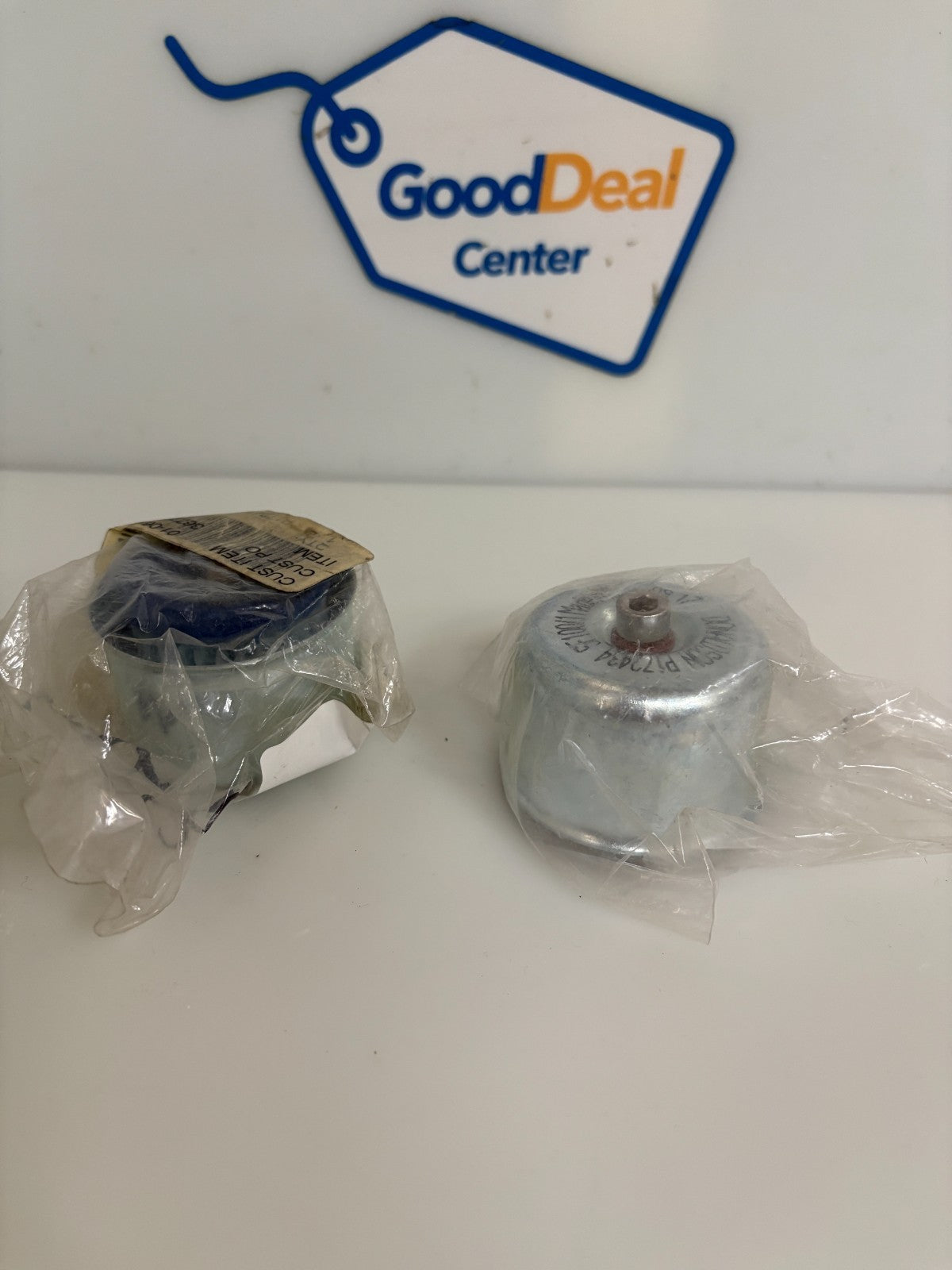 LOT OF 2 DONALDSON HYDRAULIC BREATHER P172434