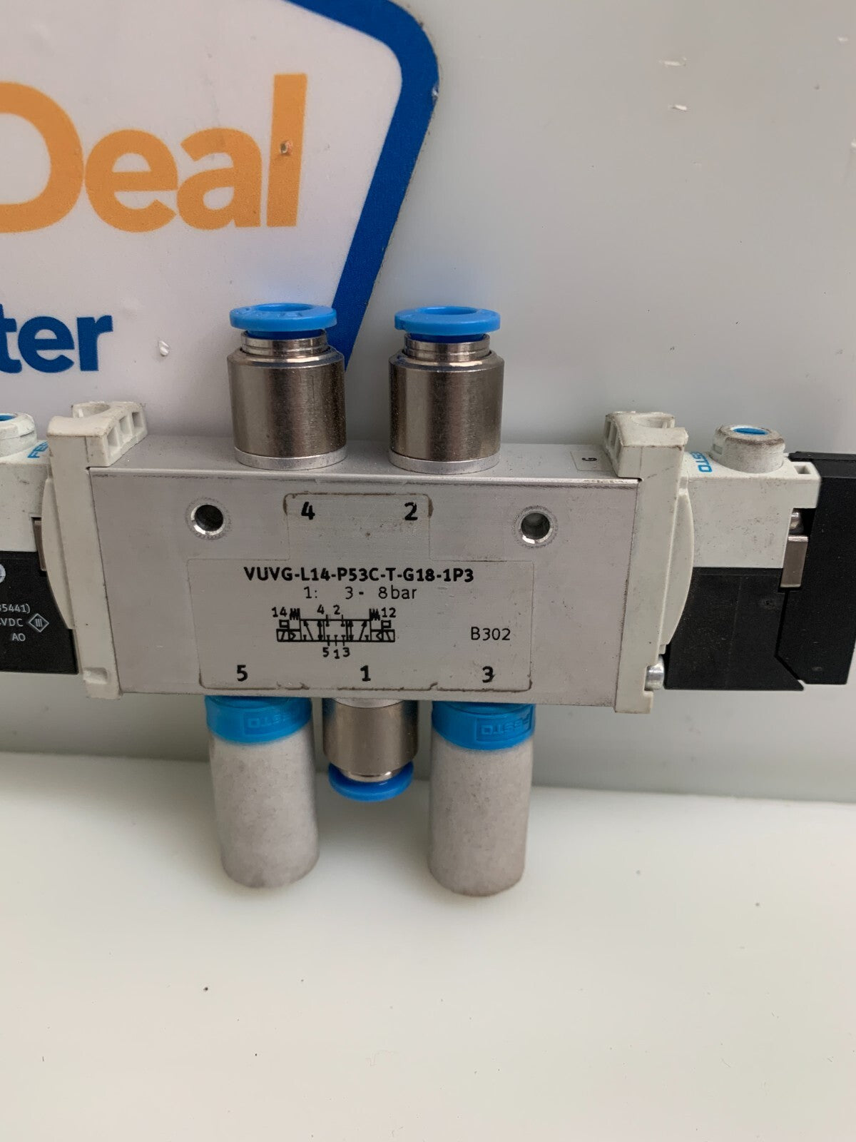 FESTO VUVG-L14-P53C-T-G18-1P3 Solenoid Valve 566501 w/VAVE-L1-1VR8-LP (Lot of 2)