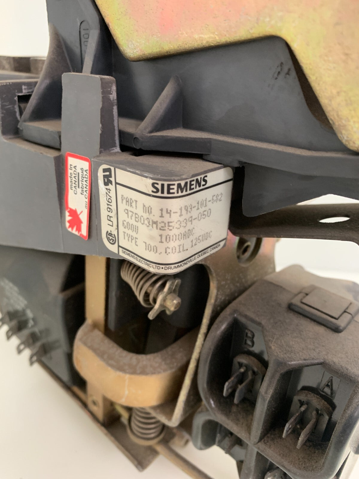 SIEMENS 600VOLTS 1000 ADC COIL 125VDC CONTACTOR 14-193-101-582
