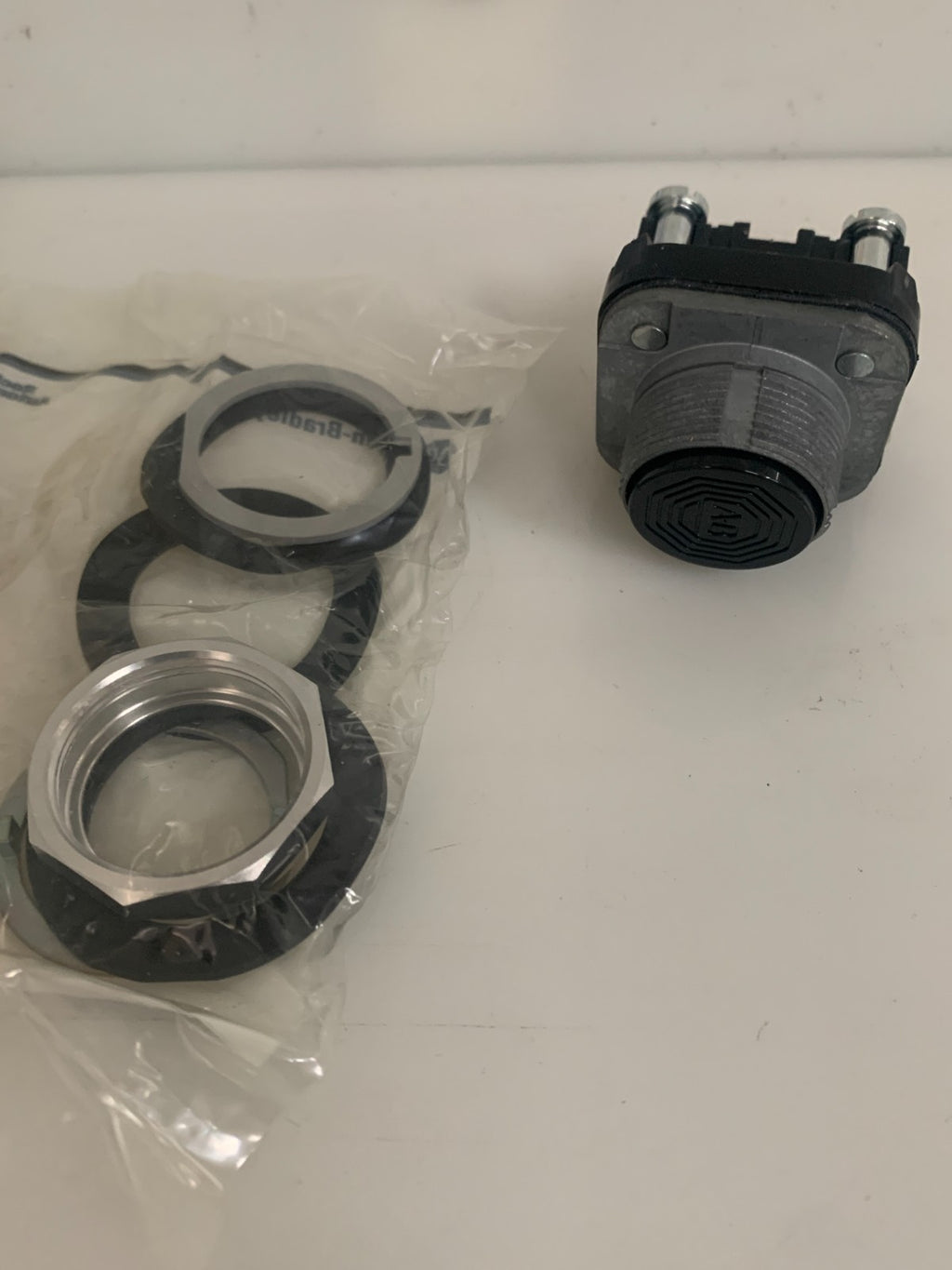 ALLEN BRADLEY PUSH BUTTON TYPE 4,13 800T-AZA