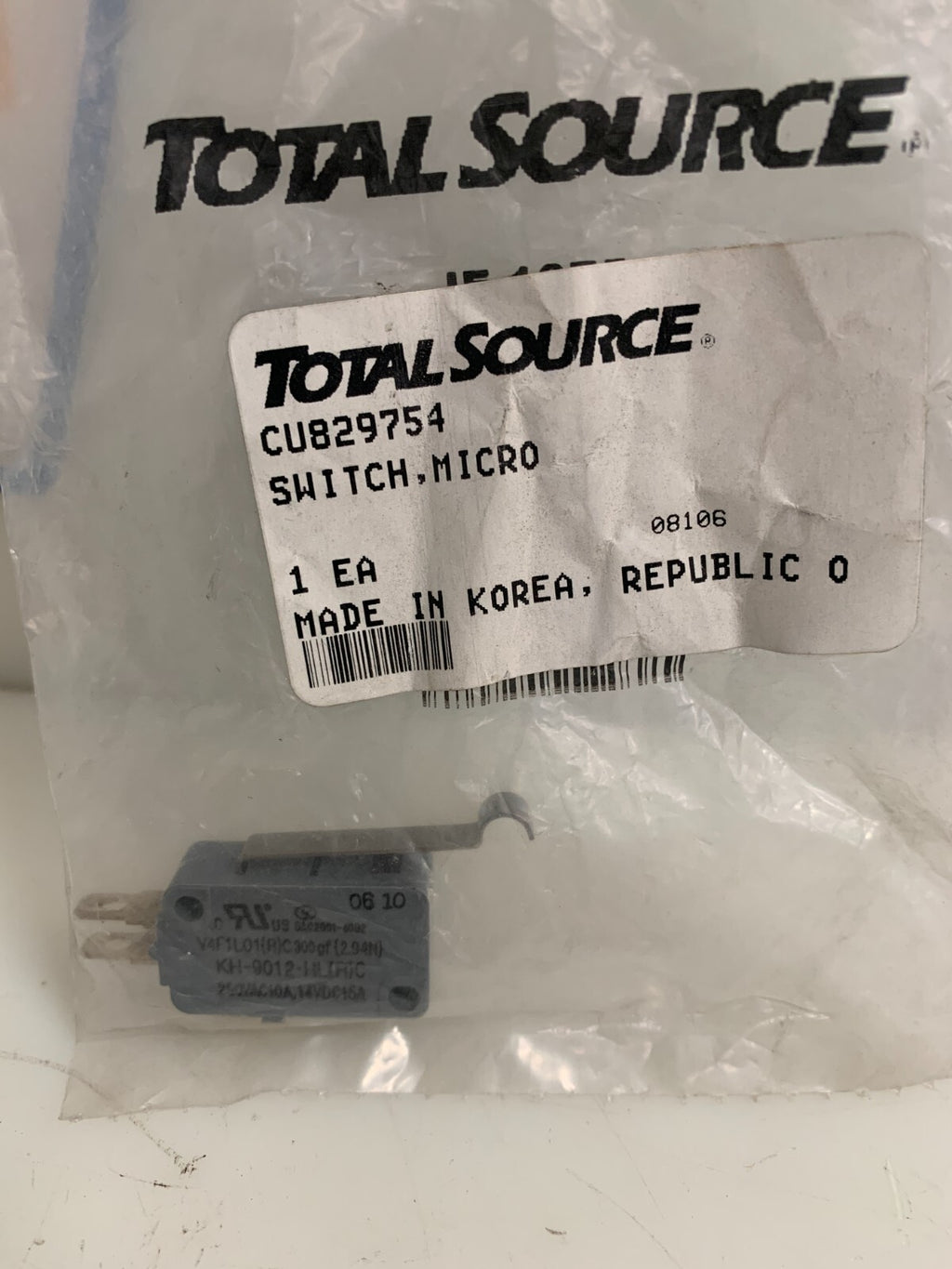 LOT OF 4 TOTAL SOURCE MICRO SWITCH CU 829754 0817991