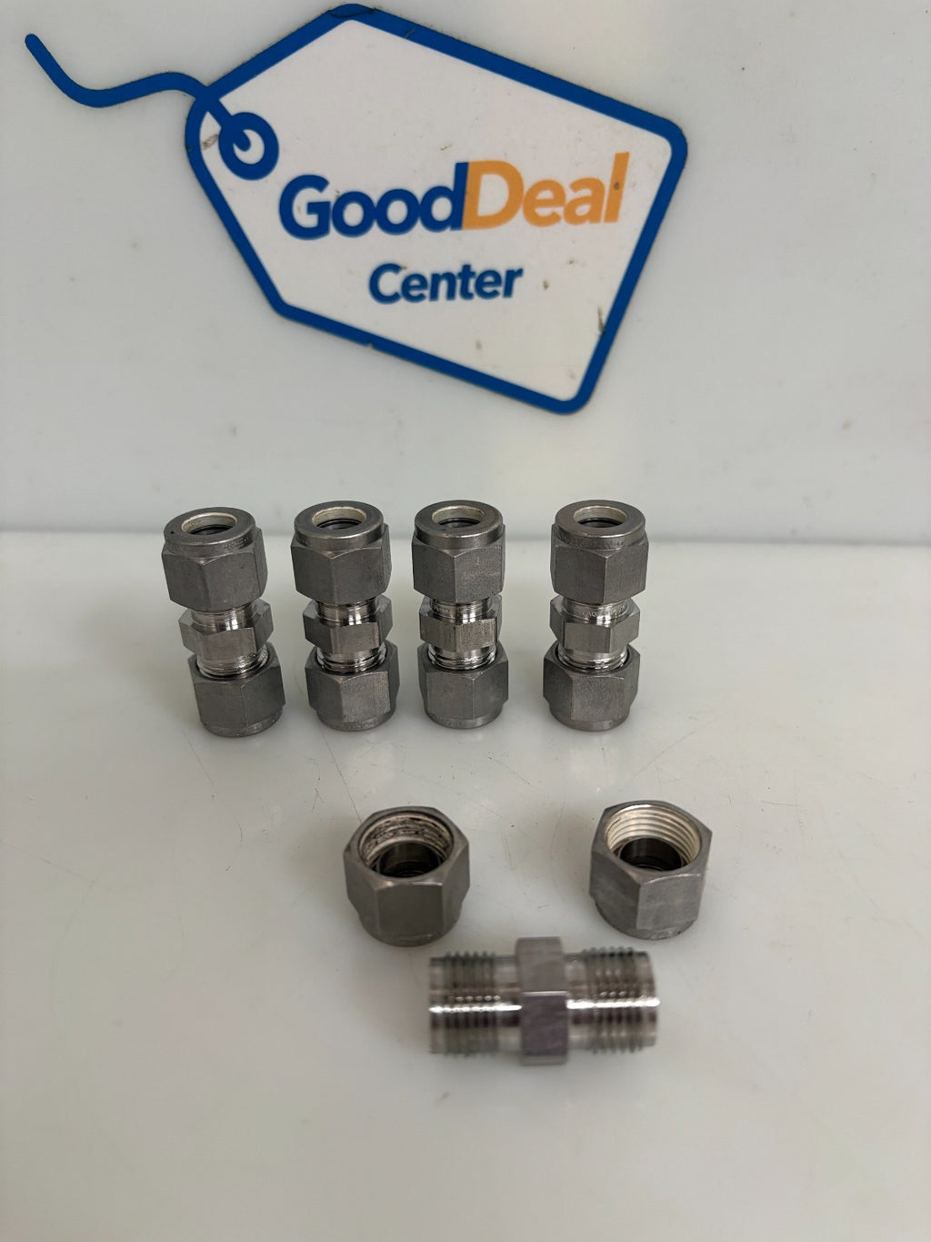LOT OF 5 SWAGELOK TUBE STRAIGHT UNION 3/8 X 3/8 NPT S STEEL