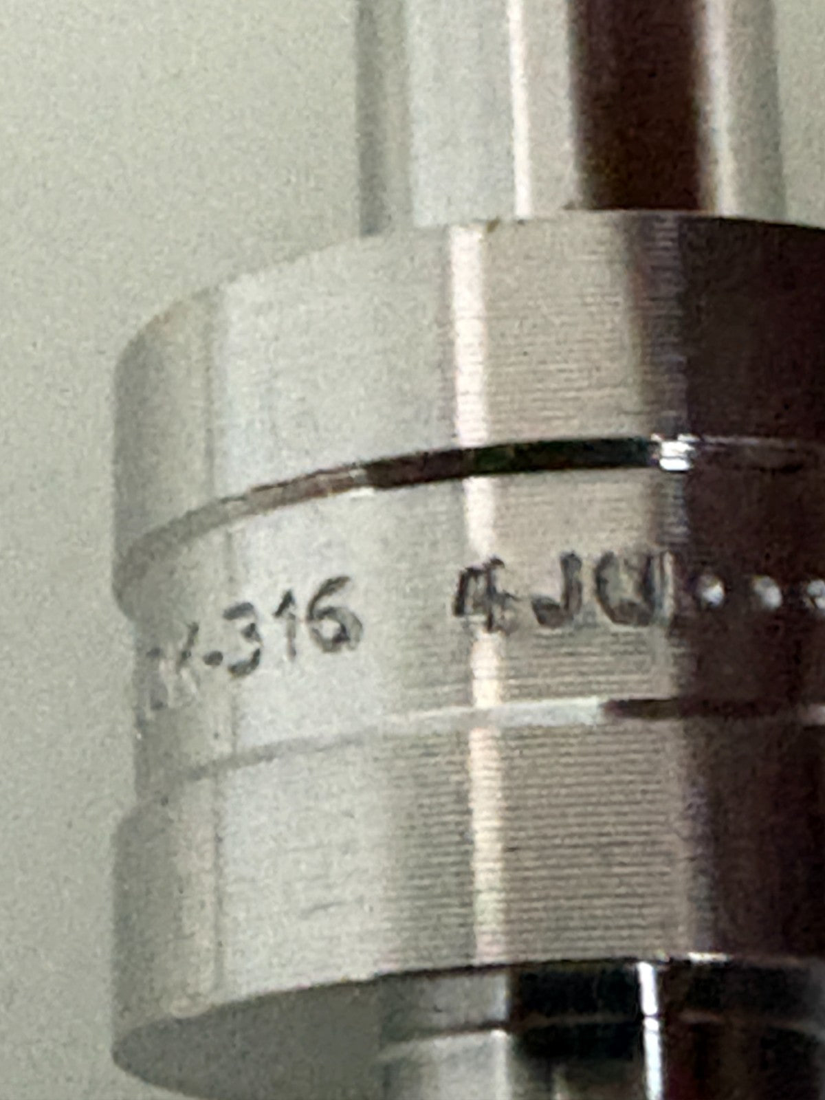 LOT OF 31 SWAGELOK PUSH ON UNION 316-4ER 1/8X1/82