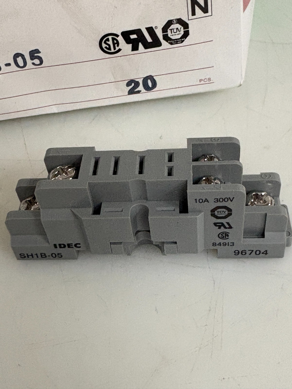 IDEC RELAY SOCKET SH1B-05 1