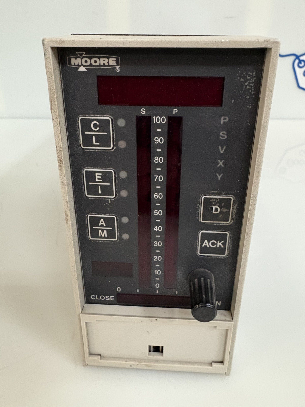 MOORE DIGITAL CONTROLLER #352EA21NNN-C