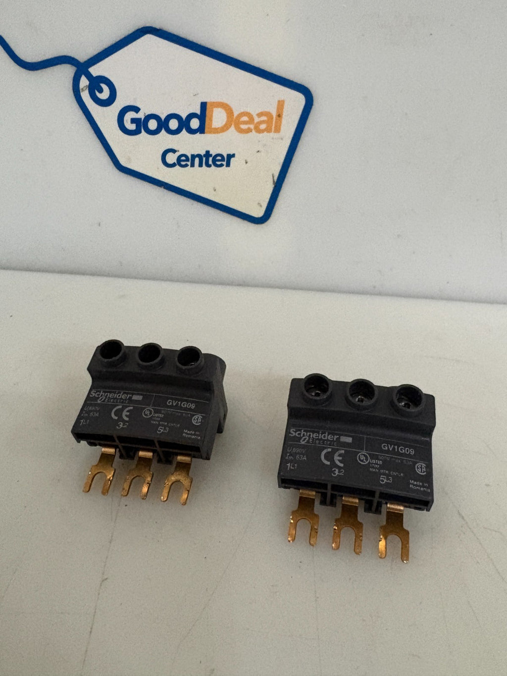 LOT OF 2 SCHNEIDER TERMINAL BLOCK GV16090